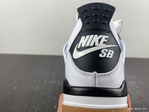 DR5415-100 x 4 Nike SB Jordan Air 0703